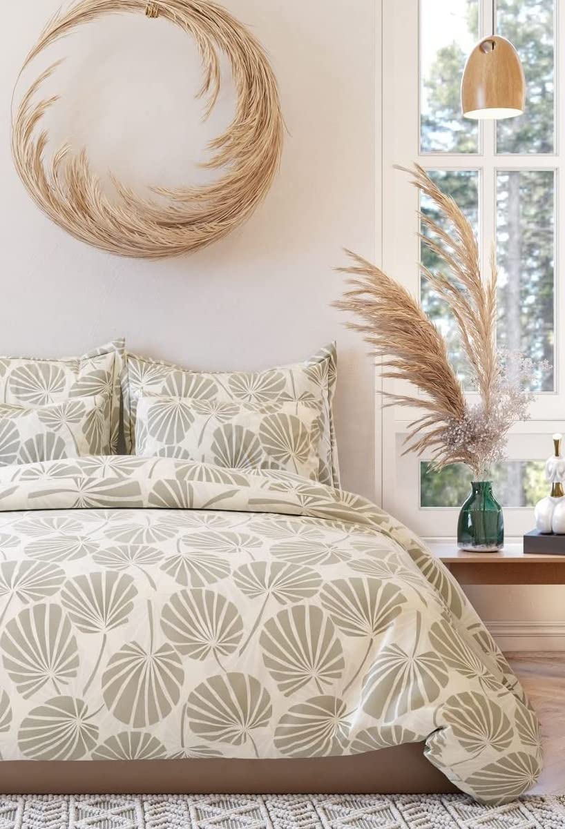 THE HOME STYLE 400 TC Cotton Elastic Fitted All Around Printed Queen Size Double Bed Bedsheet wih 2 Pillow Cover (60"x78", Adam Cream)