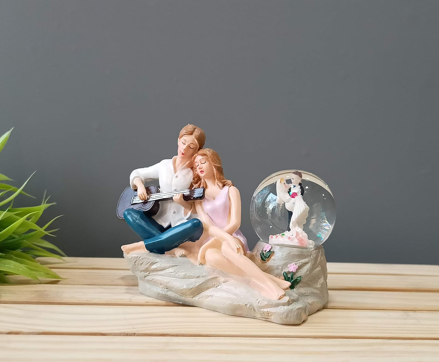 Romantic Love Couple Glass Ball Miniature Statue Showpiece for Gift Husband Wife Girlfriend Boyfriend Girls Boys- Home Decor Items