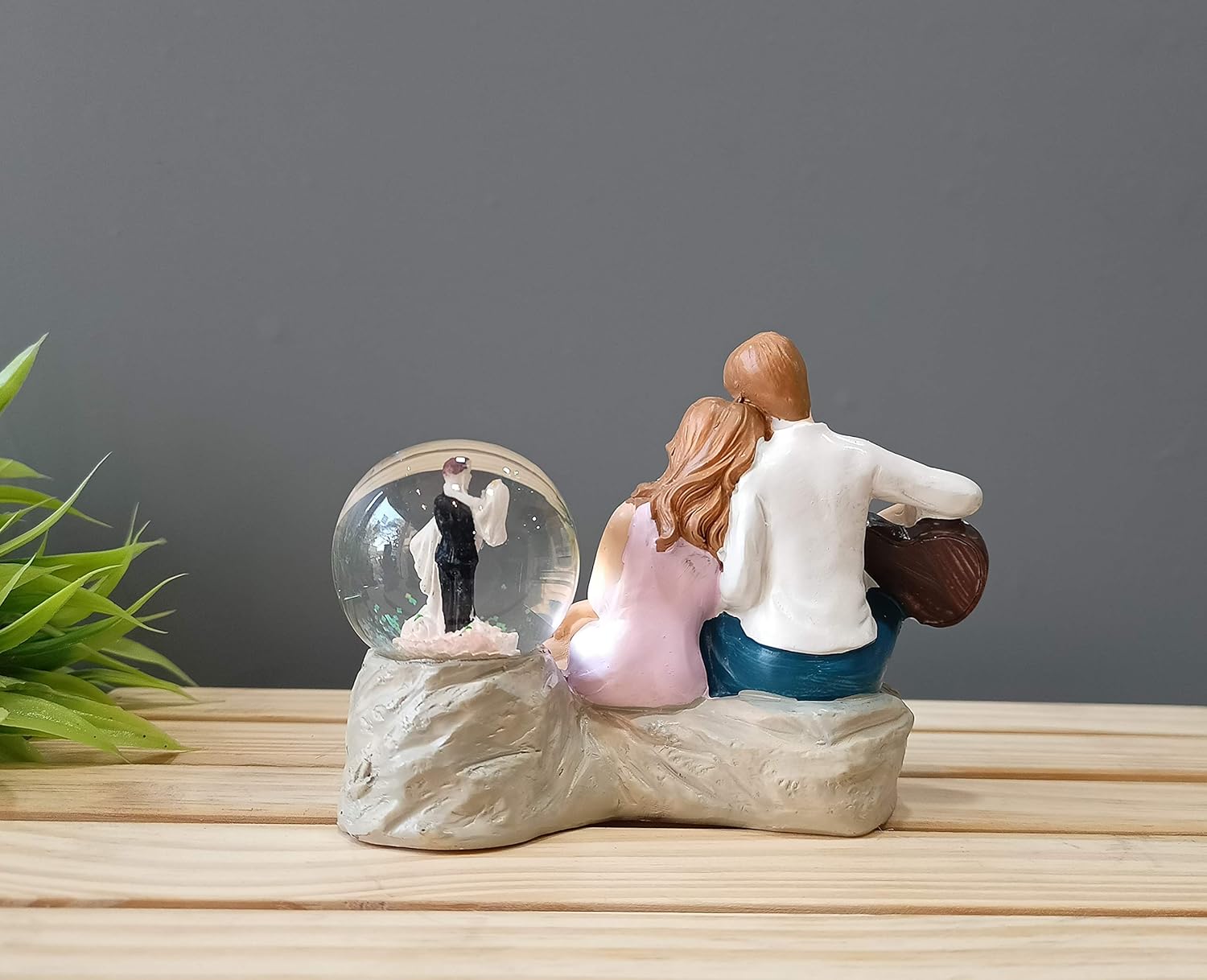 Romantic Love Couple Glass Ball Miniature Statue Showpiece for Gift Husband Wife Girlfriend Boyfriend Girls Boys- Home Decor Items