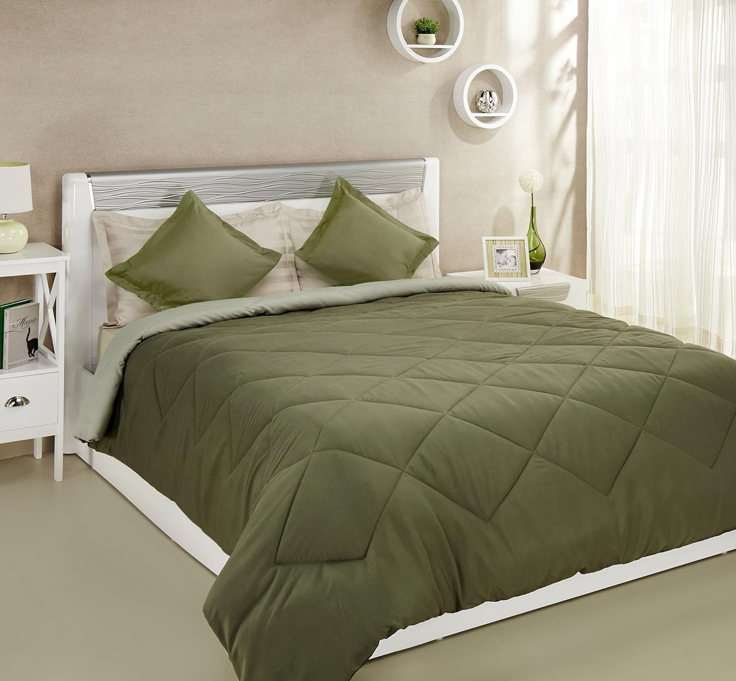 Amazon Brand - Solimo Microfibre Reversible Comforter, Double (Mossy Green & Pistachio Green, 200 GSM)